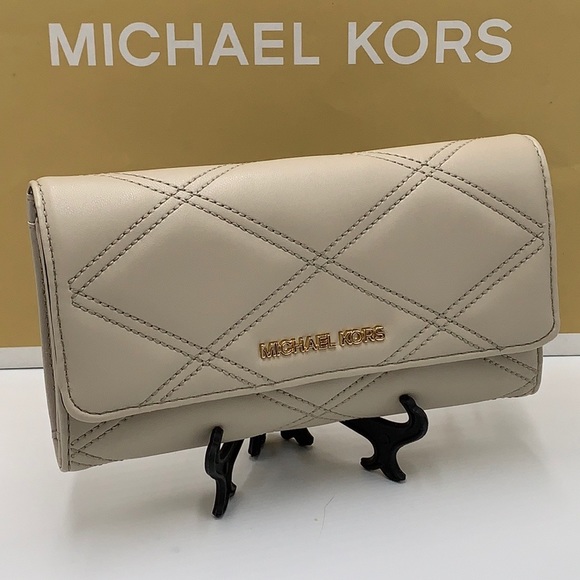MICHAEL KORS JET SET TRAVEL LARGE TRIFOLD WALLET LIGHT SAND COLOR - Picture 14 of 16